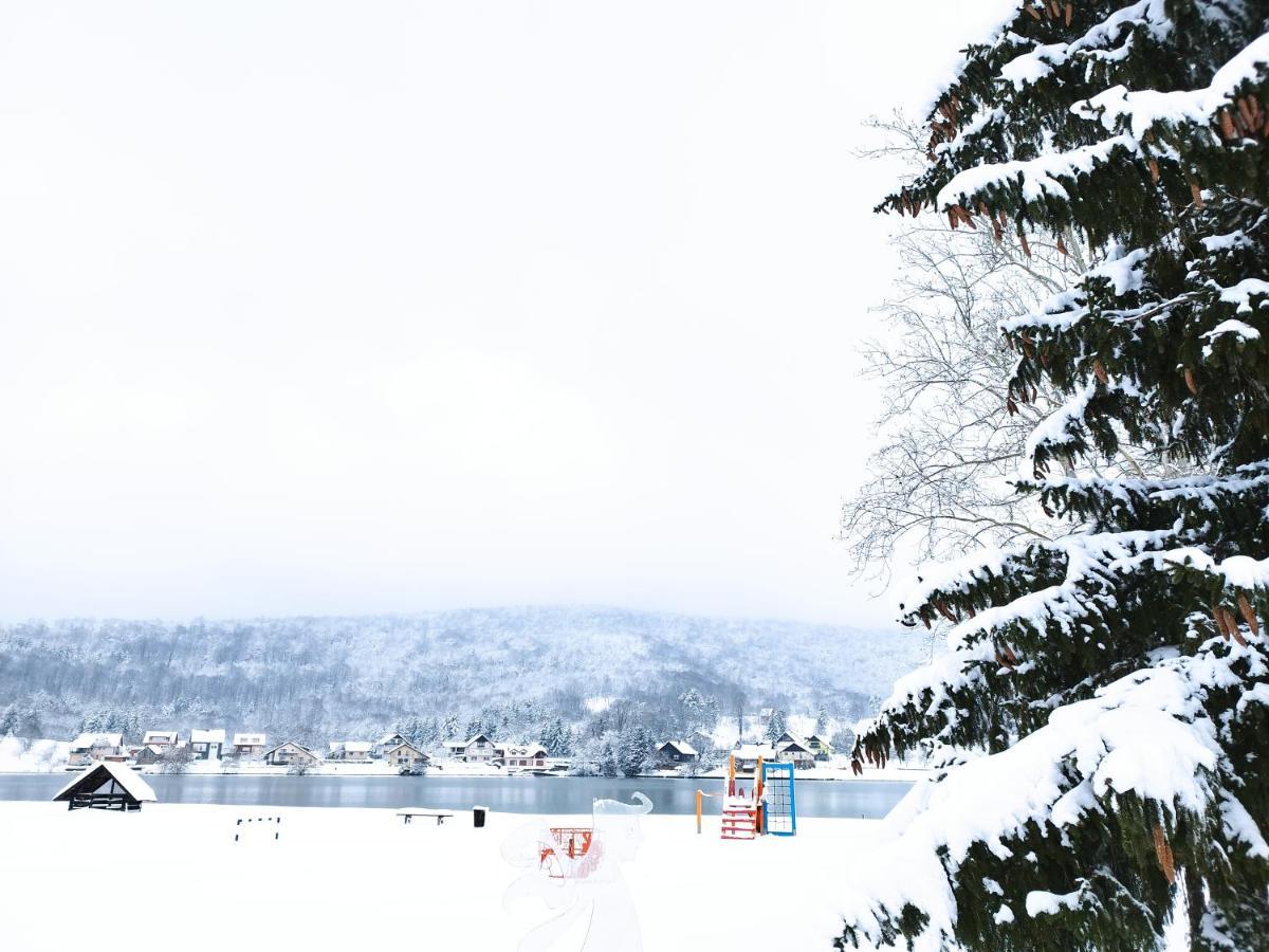 Vila Kosjenka On Lake Sabljaci Ogulin Exteriör bild